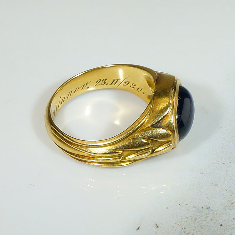 Art Nouveau 18k Cabochon Sapphire Ring