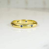 Lush Sapphire Studded 18k Gold Band