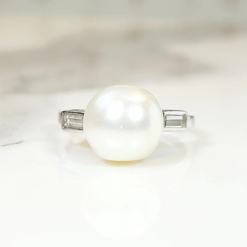 Sublime Natural Pearl in Platinum RingSublime Natural Pearl in Platinum Ring