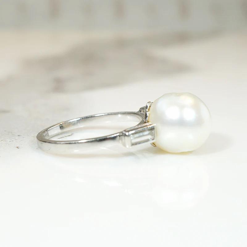 Sublime Natural Pearl in Platinum Ring