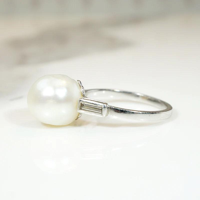 Sublime Natural Pearl in Platinum Ring