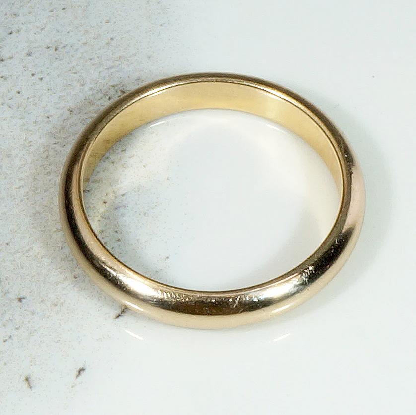 Classic Mid Century Half Round Gold Wedding Band
