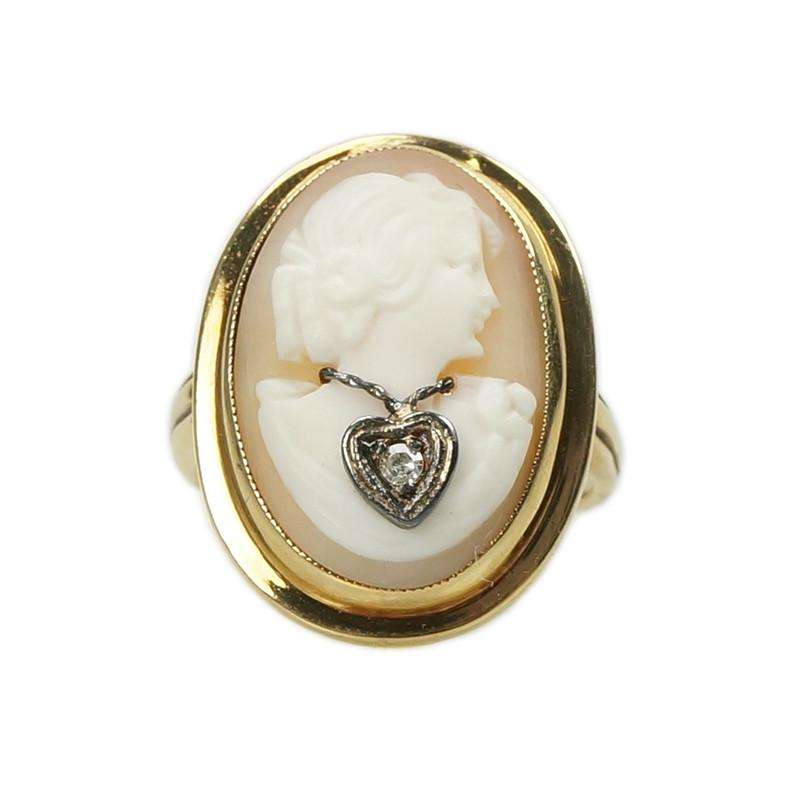 Vintage Shell Cameo Ring in 14k Yellow Gold