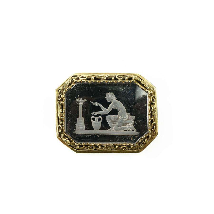 Reverse Carved Crystal Brooch in 18k yellow gold Depicting a Roman Scene