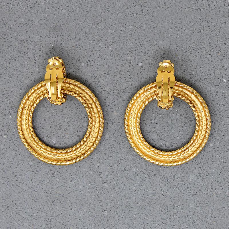 Fantastic Chanel Convertible Costume Hoops