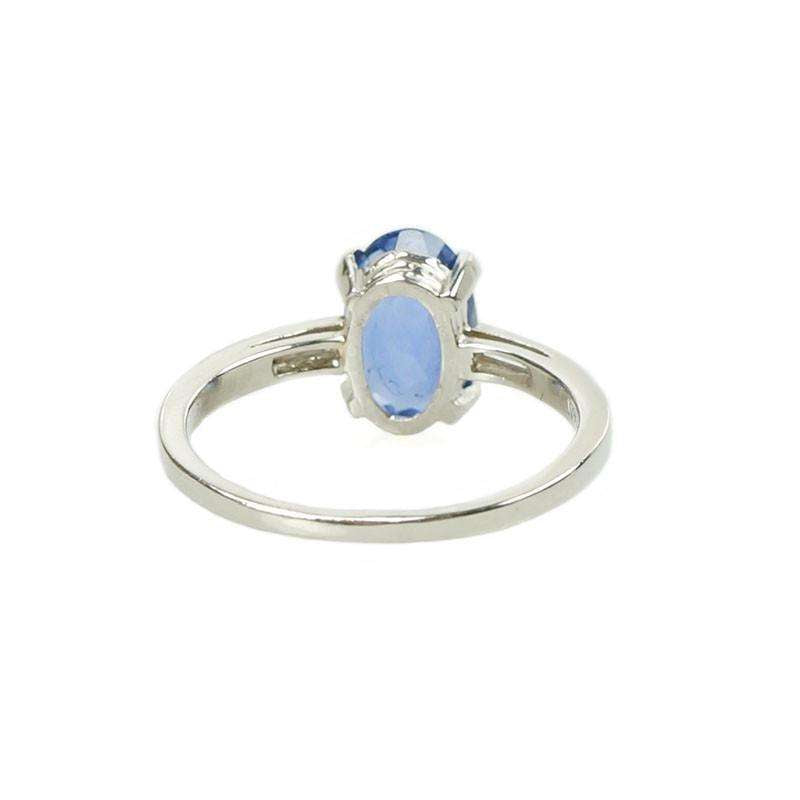 Beautiful Vintage Blue Oval Sapphire set in Platinum