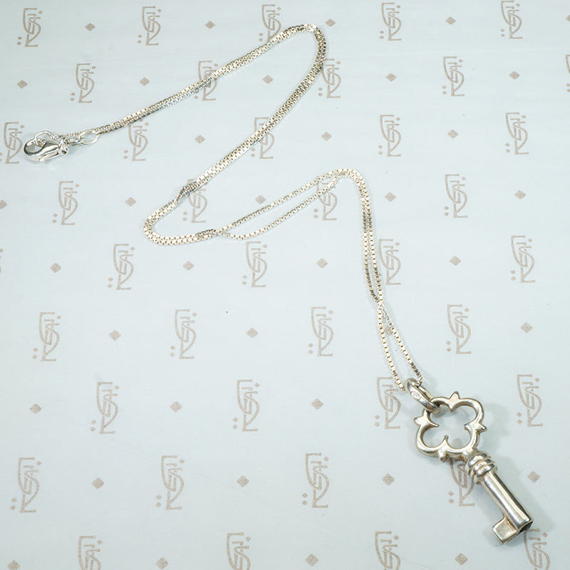vintage russian sterling key pendant on an 18" snake chain