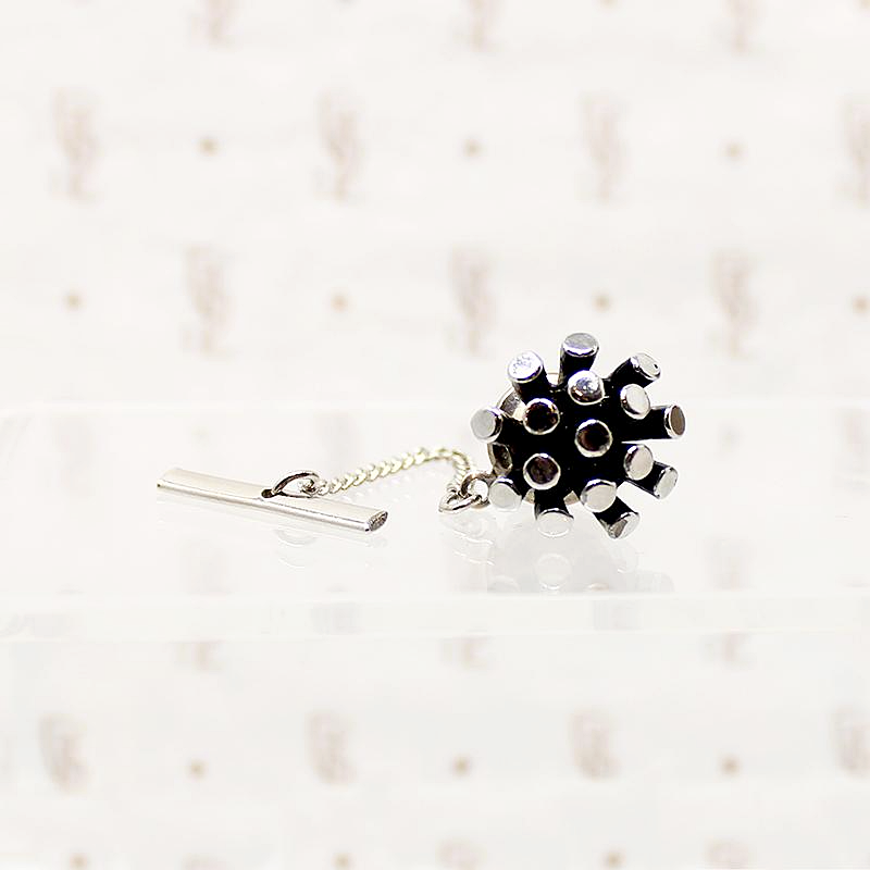 atomic cufflink and tie pin set