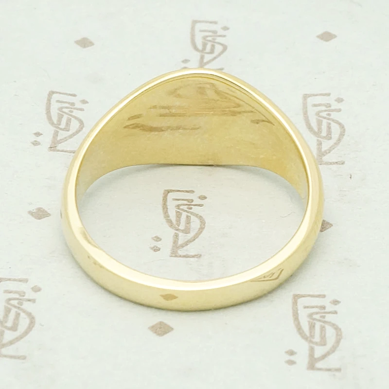 Luxurious Recycled Gold Signet Ring