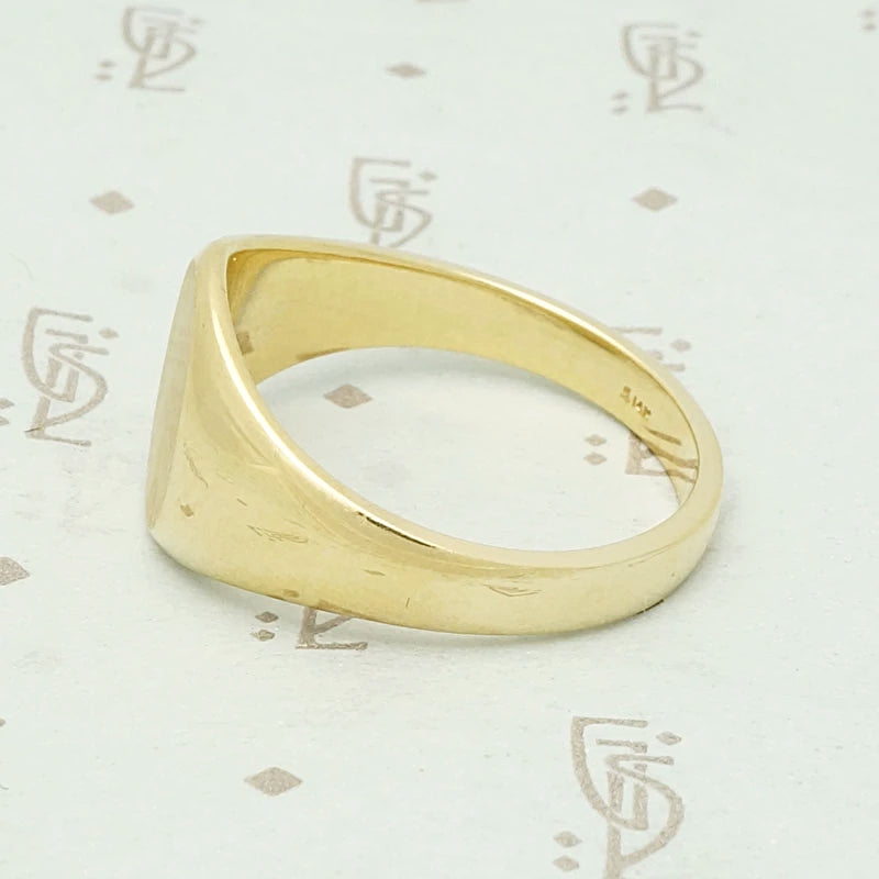 Luxurious Recycled Gold Signet Ring