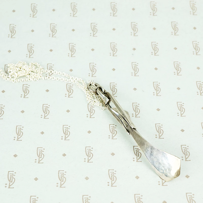 hammered silver mod mod moveable studio hand made necklace