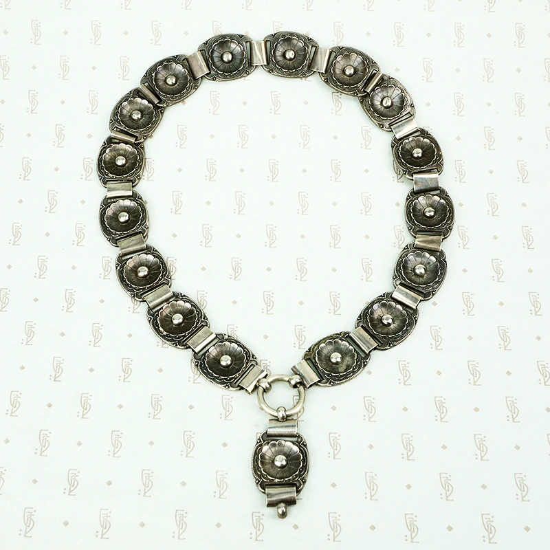 silver victorian collar