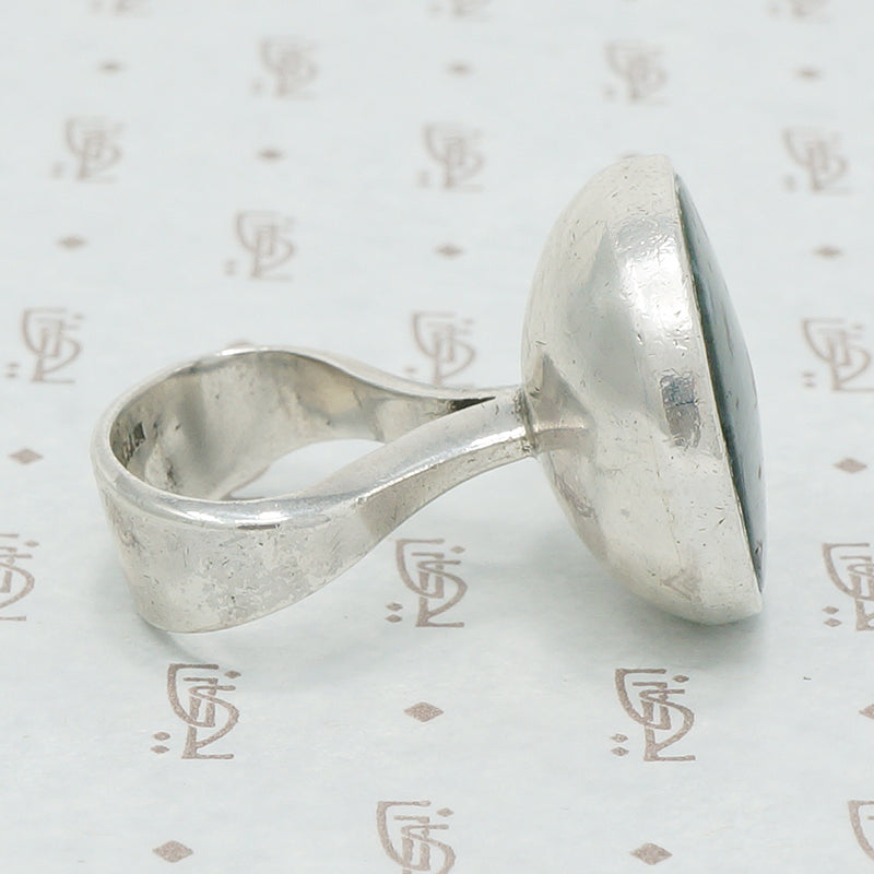Moss Agate Modernist silver ring side view