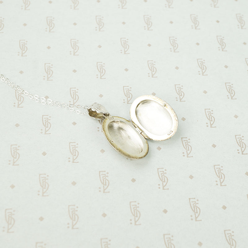 Vintage Sterling Hand Engraved Locket