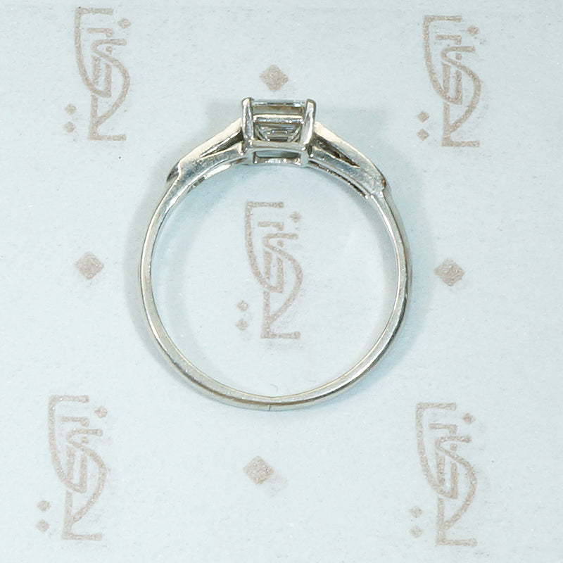Shimmering Square Cut Beauty Diamond Engagement Ring