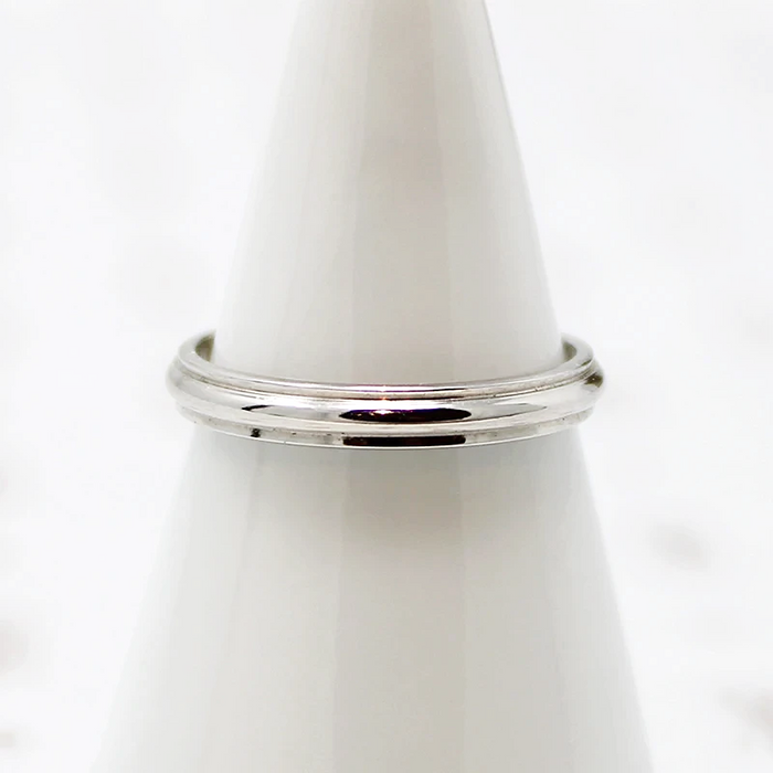 Modern Recycled White Gold Wedding Band 