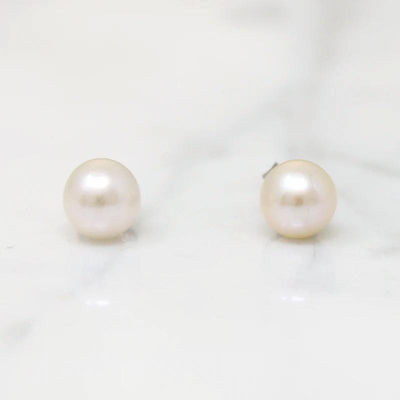 Pretty Freshwater Pearls in Sterling Silver Studs