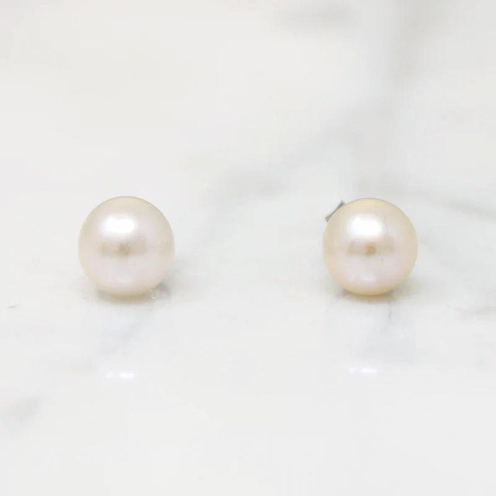 Pretty Freshwater Pearls in Sterling Silver Studs