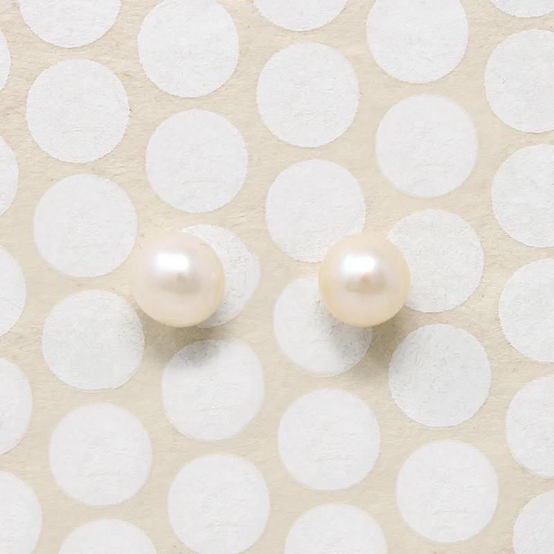 Pretty Freshwater Pearls in Sterling Silver Studs