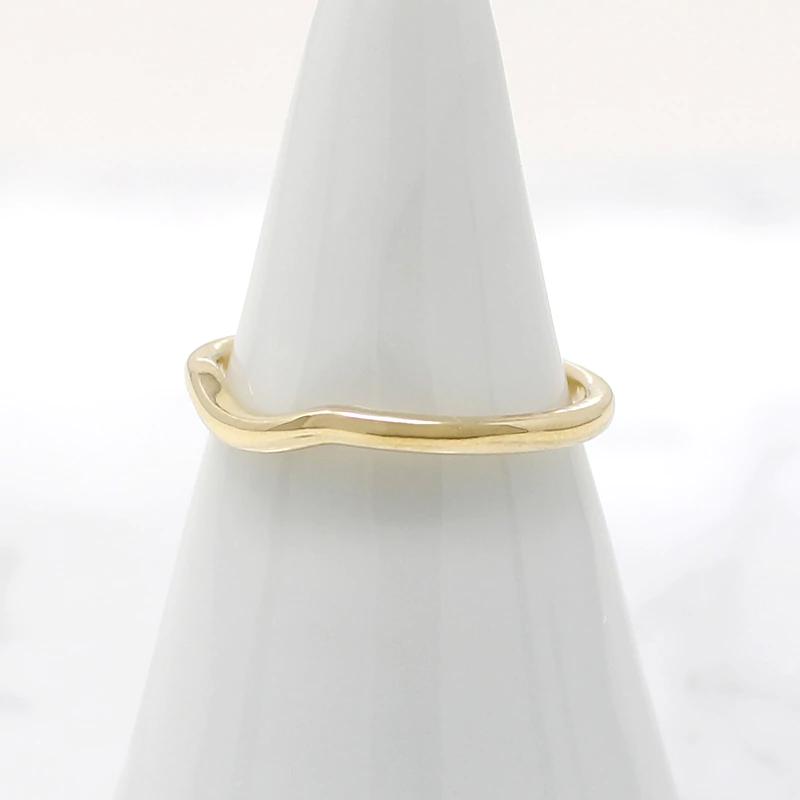 Narrow Contour Curve Wedding Band
