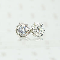 1.01 tcw vintage platinum diamond stud earrings