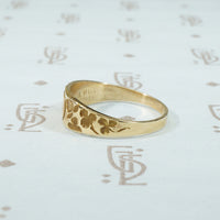 Adorable Gold Signet Ring with Clovers
