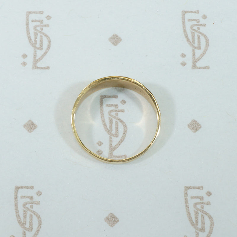 Adorable Gold Signet Ring with Clovers