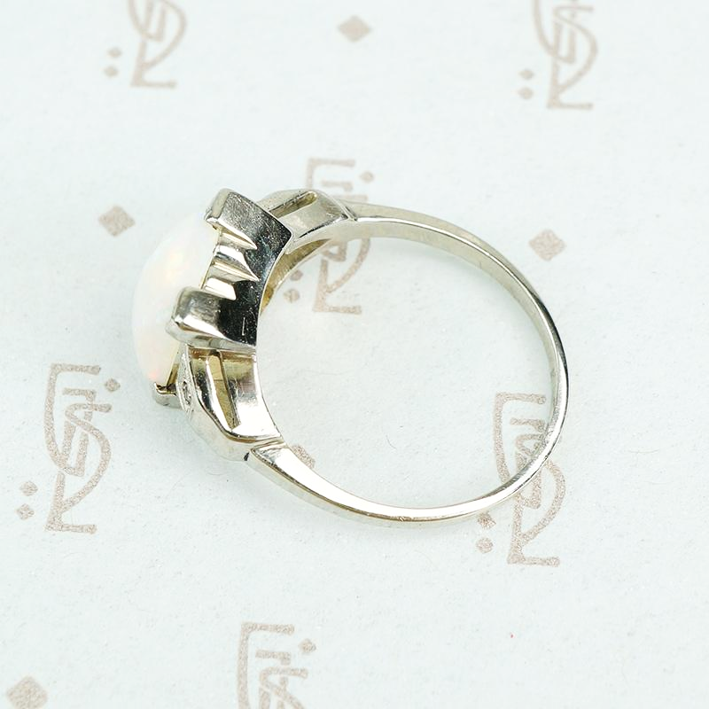 Vintage White Gold Deco 1930's Opal Ring
