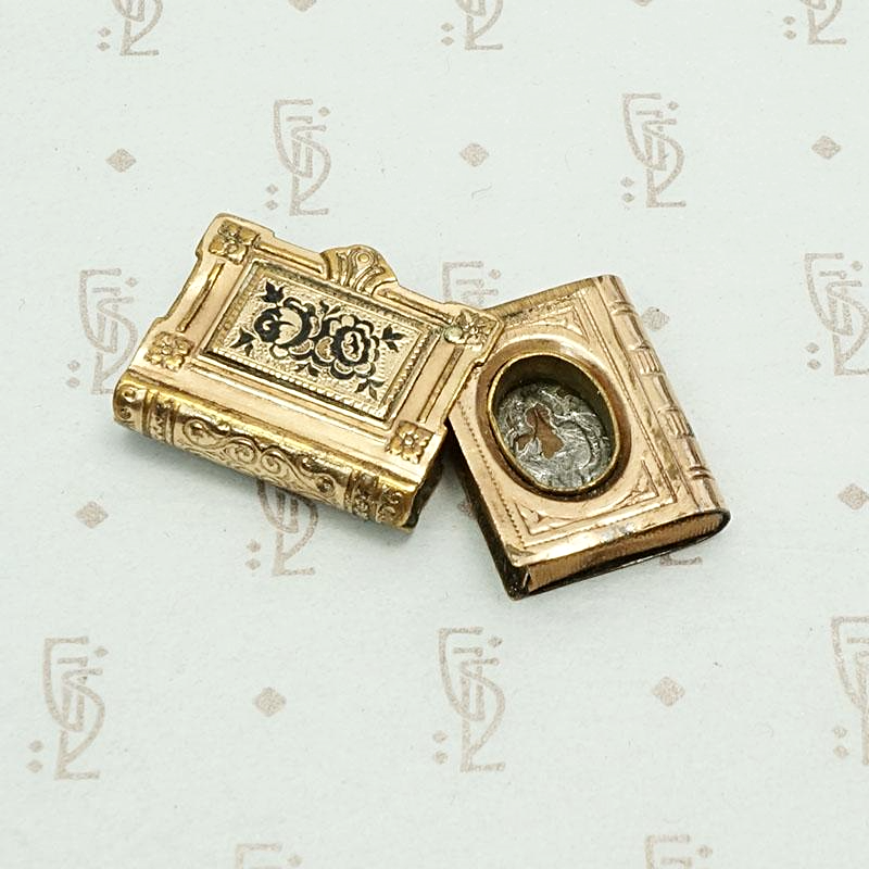 Civil War Era Book Locket, open